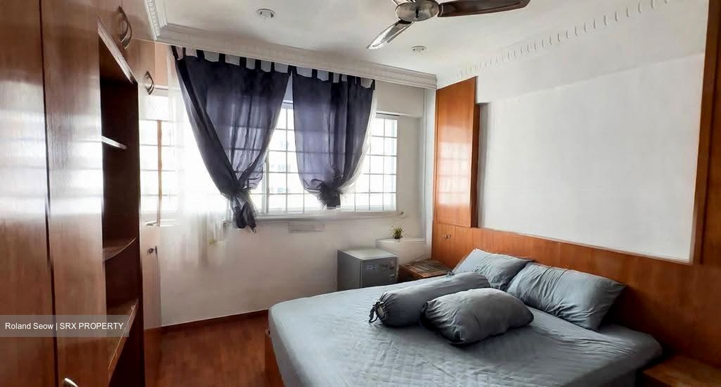 Blk 230 Hougang Avenue 1 (Hougang), HDB Executive #628835871